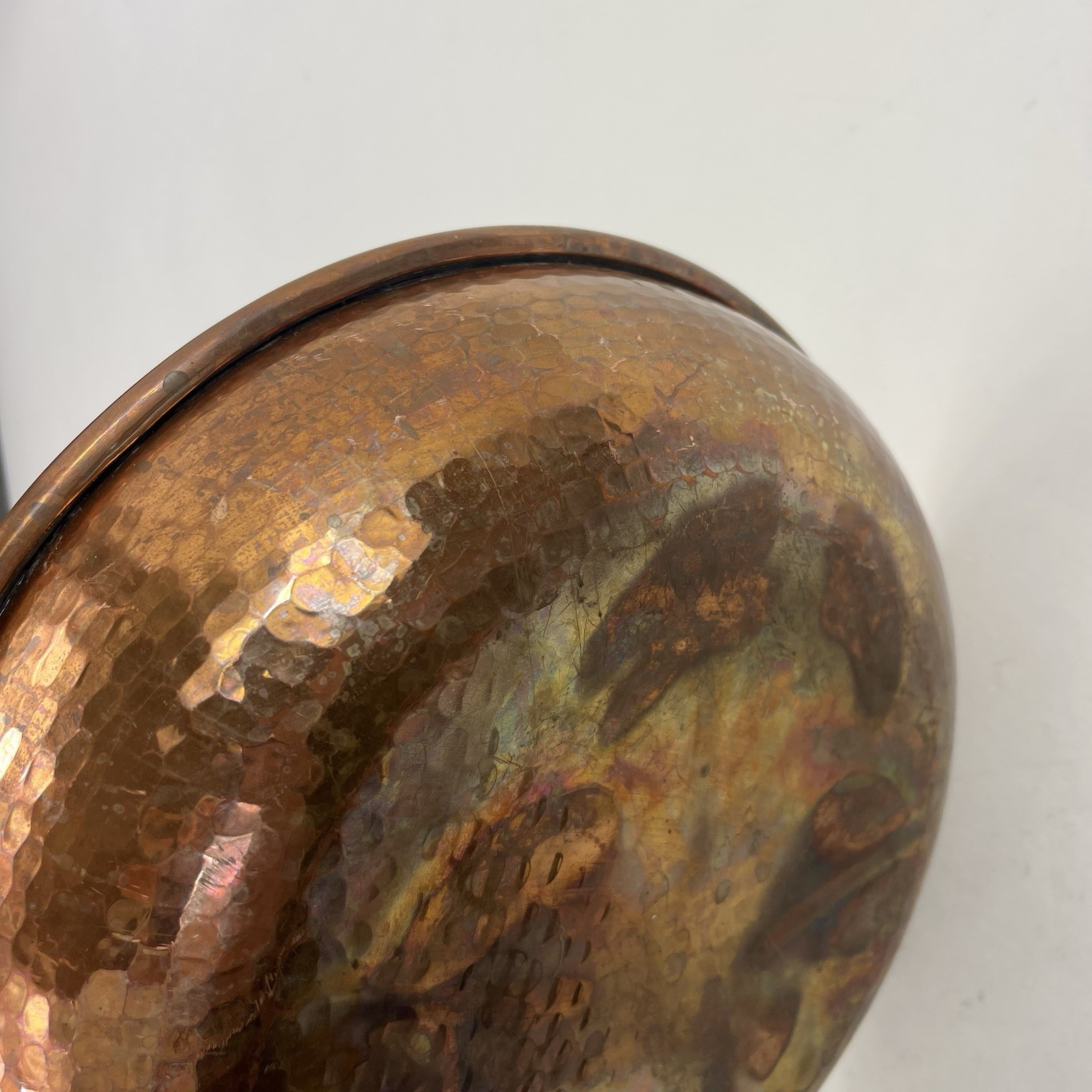 CU ARTIGIANA HAMMERED COPPER 12″ SAUCIER PAN W/ TIN LINING A MADE IN ITALY USED