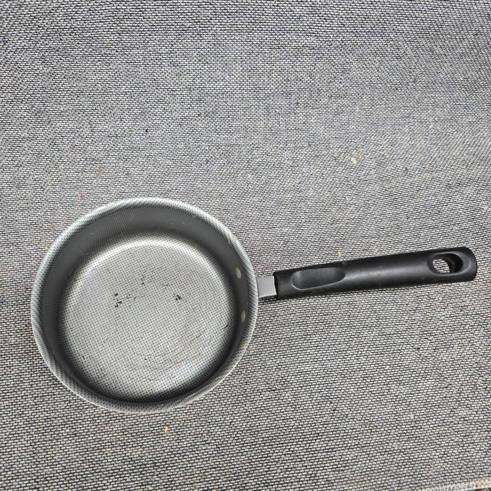4pc Saucepan Set Nesting Non-Stick Honeycomb Black Good 6-8in Pots