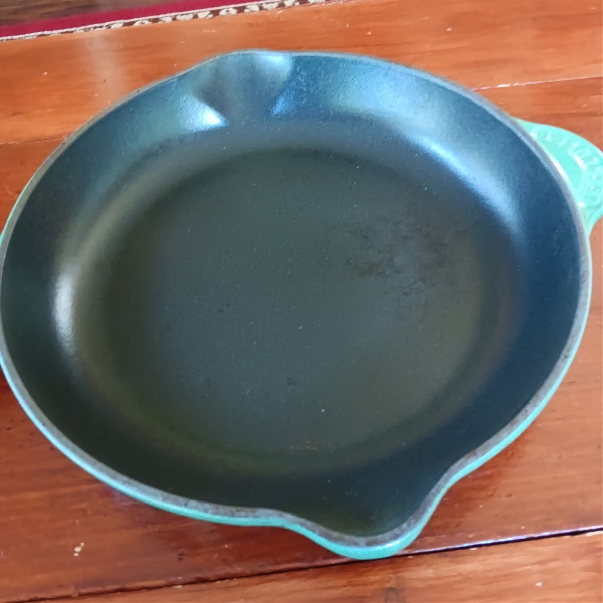 Le Creuset Cast Iron Enamel Frying Pan 10.25″ Skillet #26 Green Double Spout