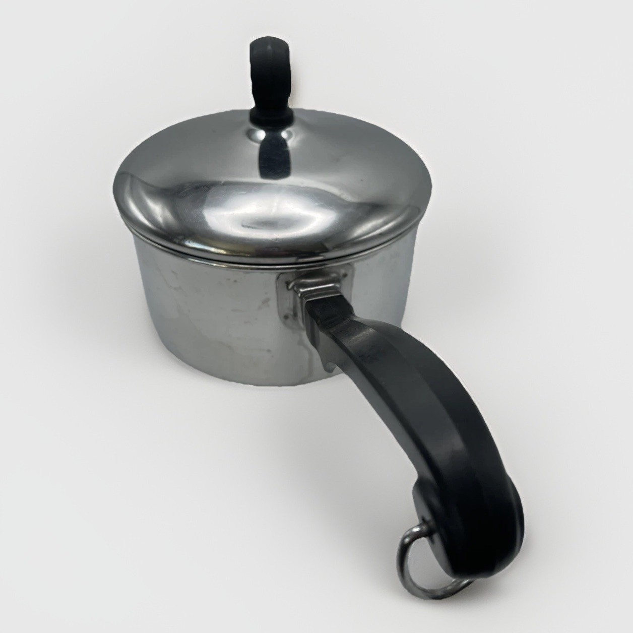 Faberware Vintage 1. Quart Aluminum Clad Stainless Steel Sauce Pan w/Lid.
