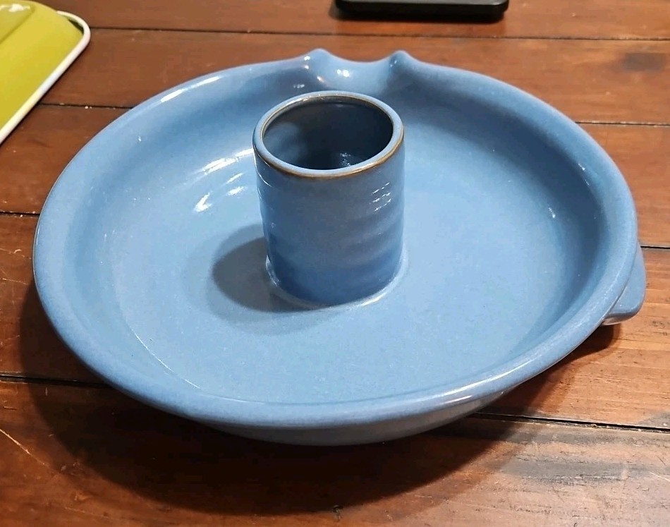 Pottery Blue Deep Dish Chicken Cooker Microwave & Dishwasher Safe 12″ round