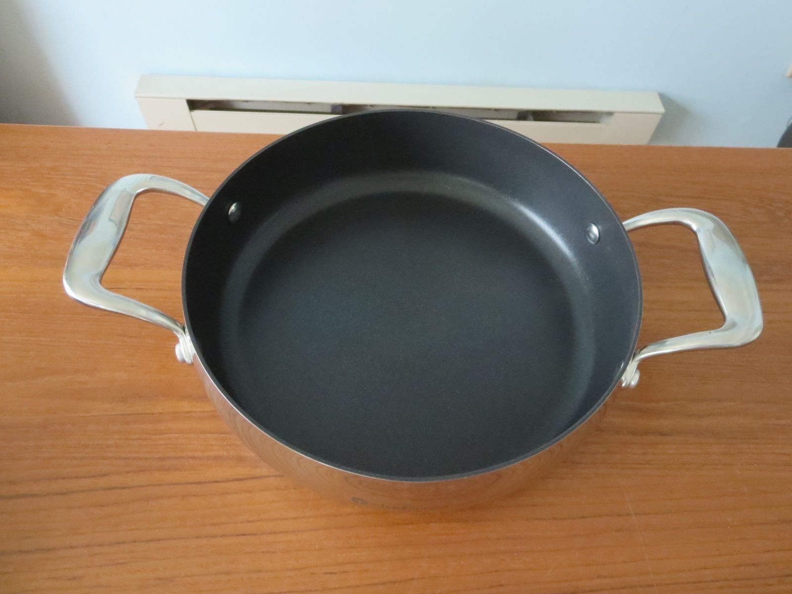 Tupperware Chef Series Stainless Non-Stick 3 qt / 2.8 L Casserole Pot Pan w/ Lid