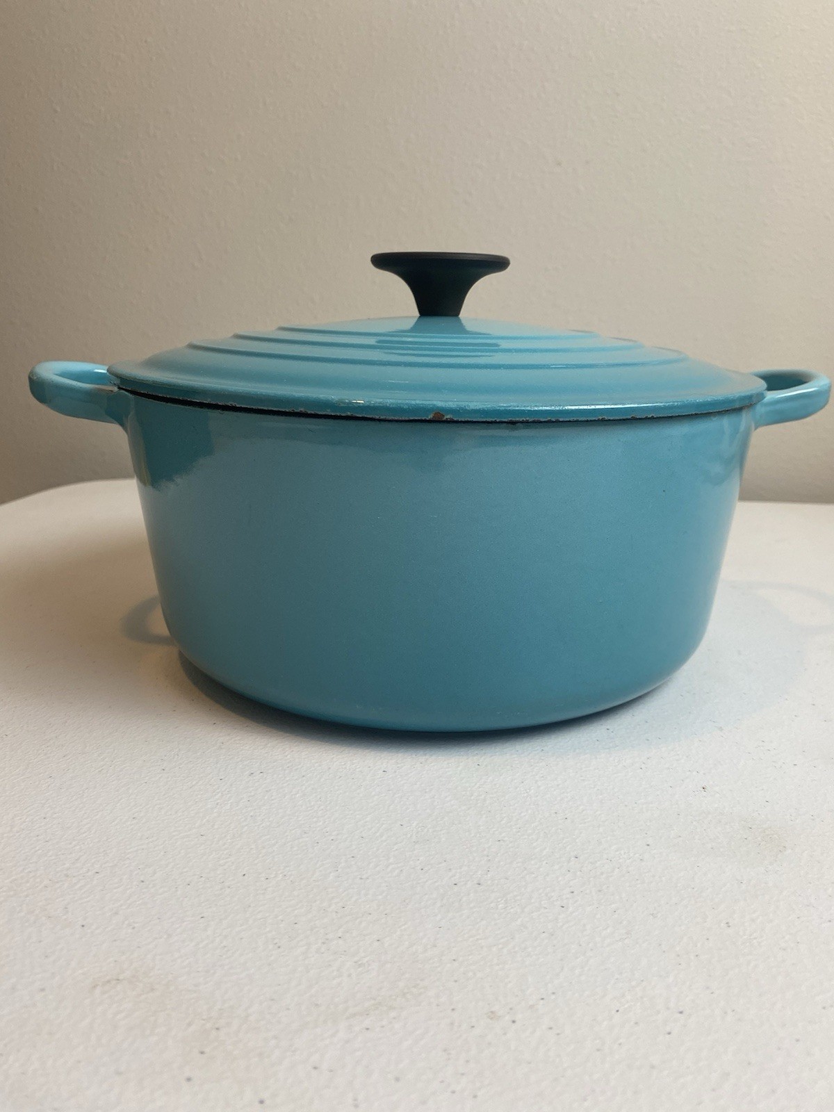 Le Creuset Signature #24 4qt Blue Caribbean Enameled Cast Iron Round w Lid