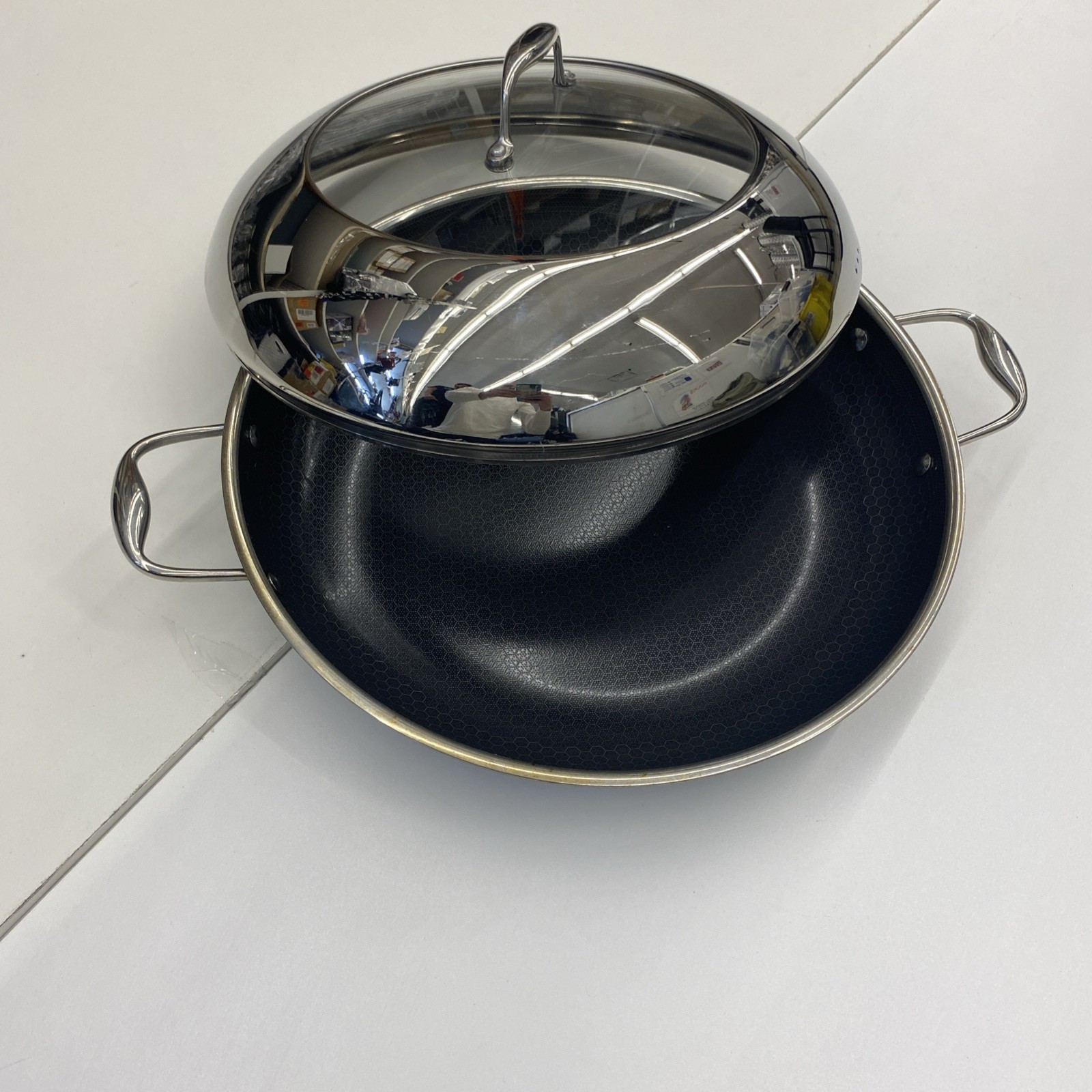 HexClad 14” Hybrid Nonstick Wok Pan w/ Lid Stainless Handles Used