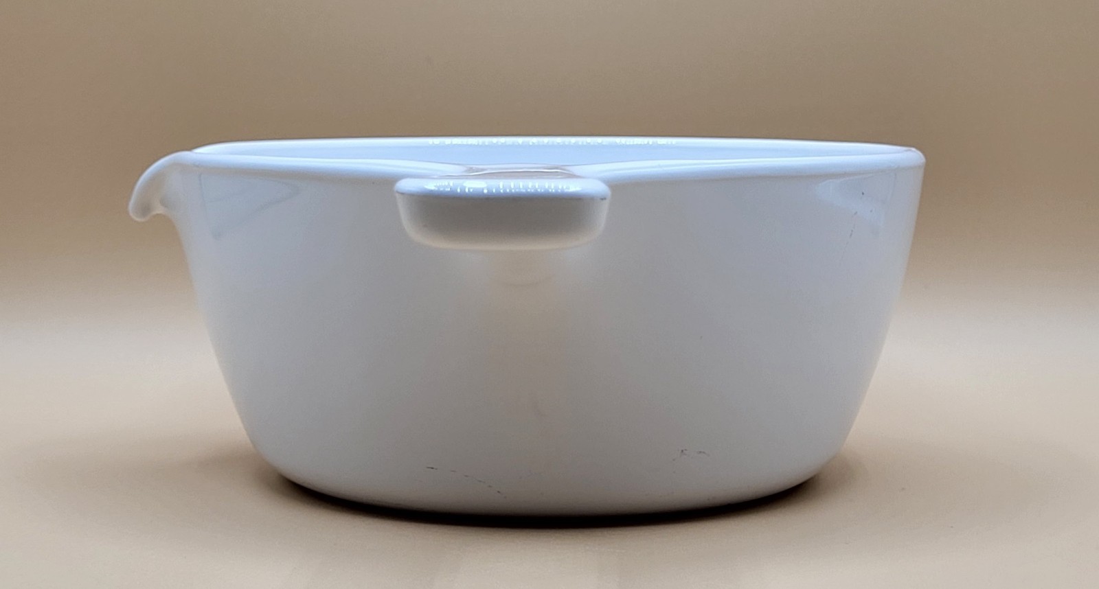 Vintage Corning Ware #P-89-B White Coupe 2.5 Cup Sauce Pan with Pour Spout