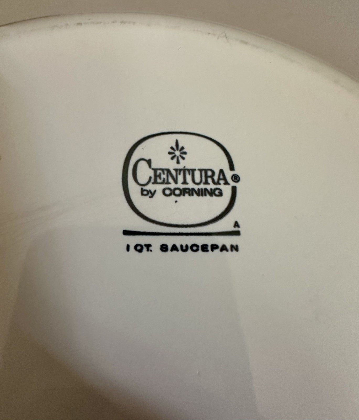 Centura by Corning 1 QT White Saucepan with Lid – Heat-Resistant Glass Cover