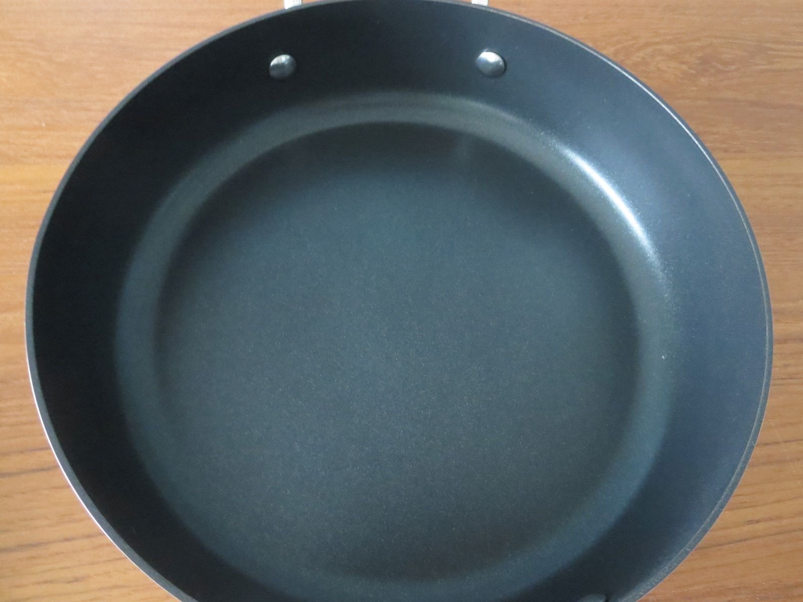 Tupperware Chef Series Stainless Non-Stick 3 qt / 2.8 L Casserole Pot Pan w/ Lid
