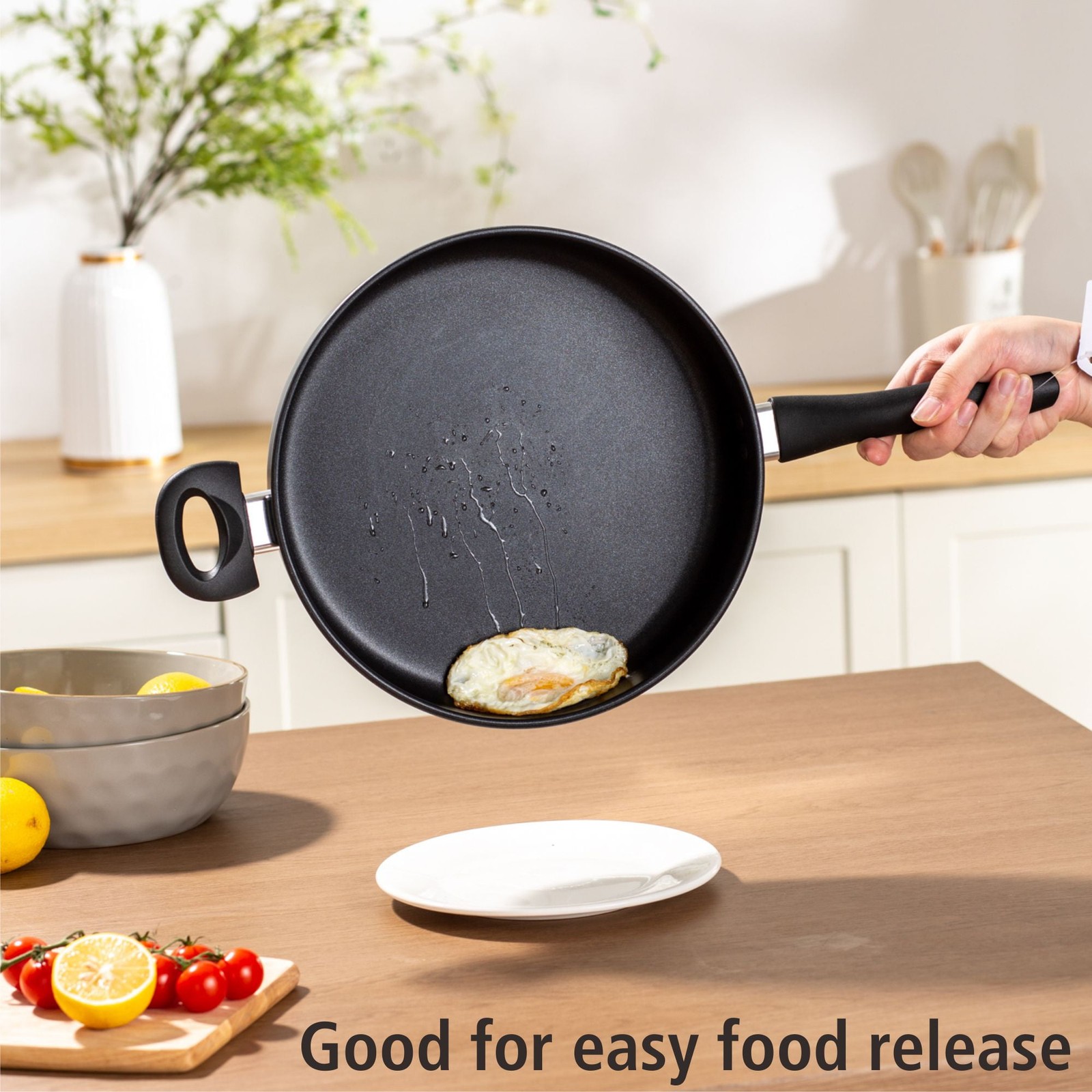 Mainstays 4 Quart Multi-Use Non-Stick 28Cm Black Jumbo Cooker Frying Pan with Gl
