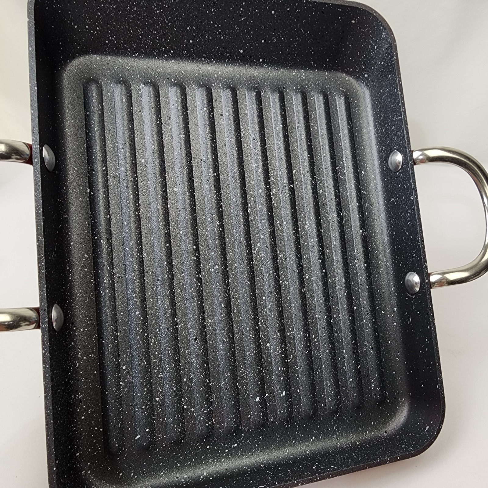 Curtis Stone Griddle Pans Smooth & Ridged (2) Silicon Handle Covers W/Lid 11 x 8
