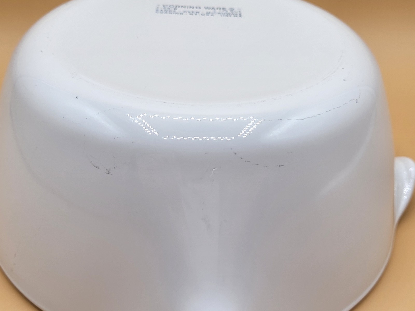 Vintage Corning Ware #P-89-B White Coupe 2.5 Cup Sauce Pan with Pour Spout