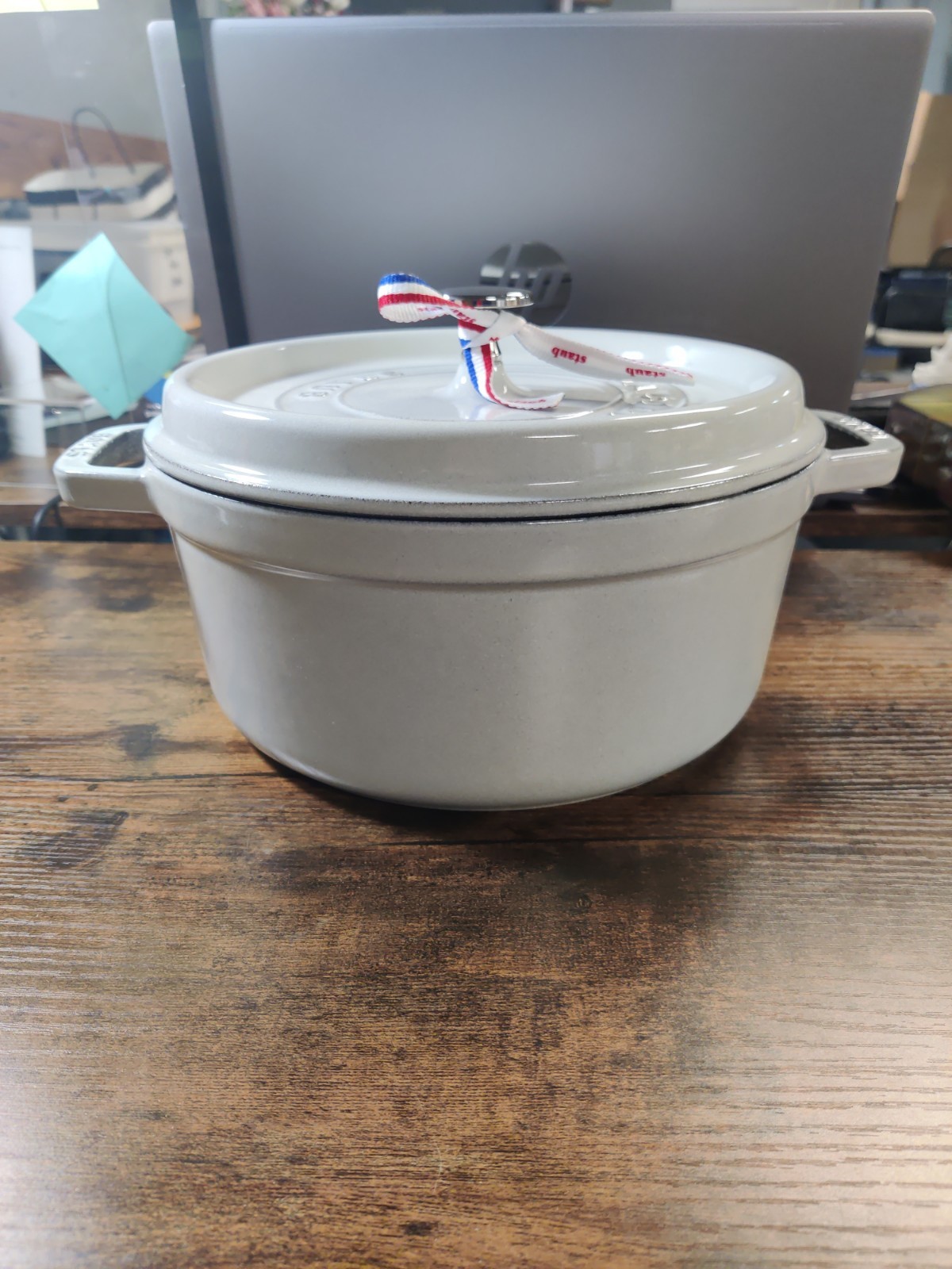 Staub Cast Iron 4-qt Round Cocotte WHITE NIB