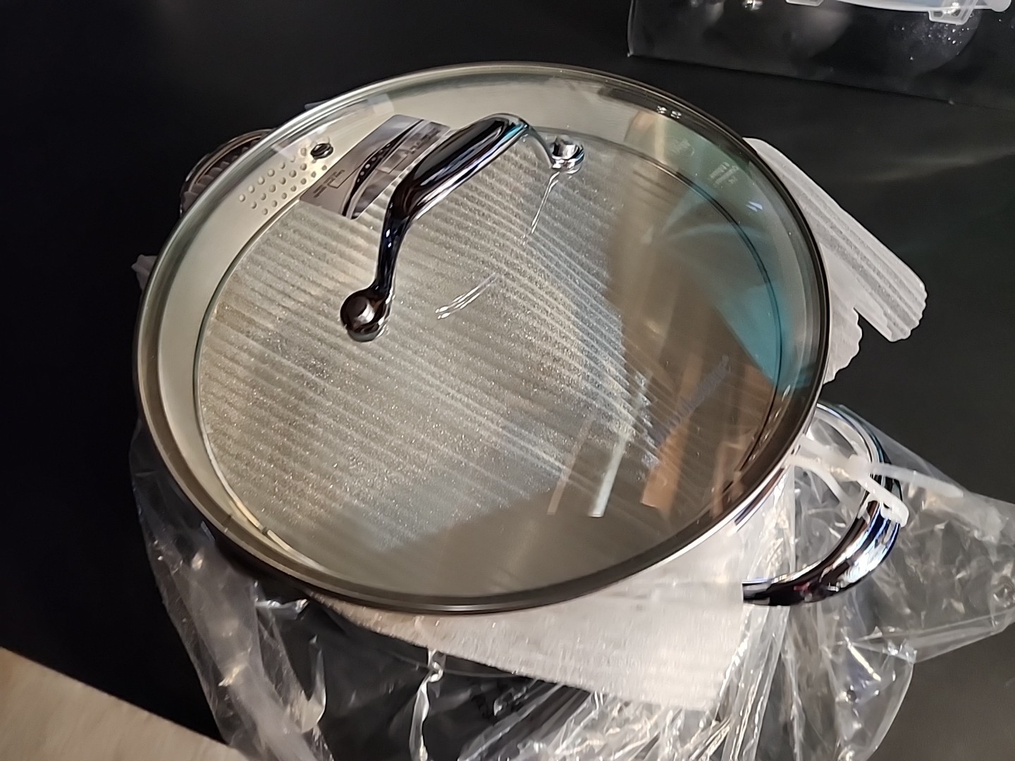 Brookstone 6 Quart Premium Stainless Steel Casserole Dish Pot Vented Lid NEW