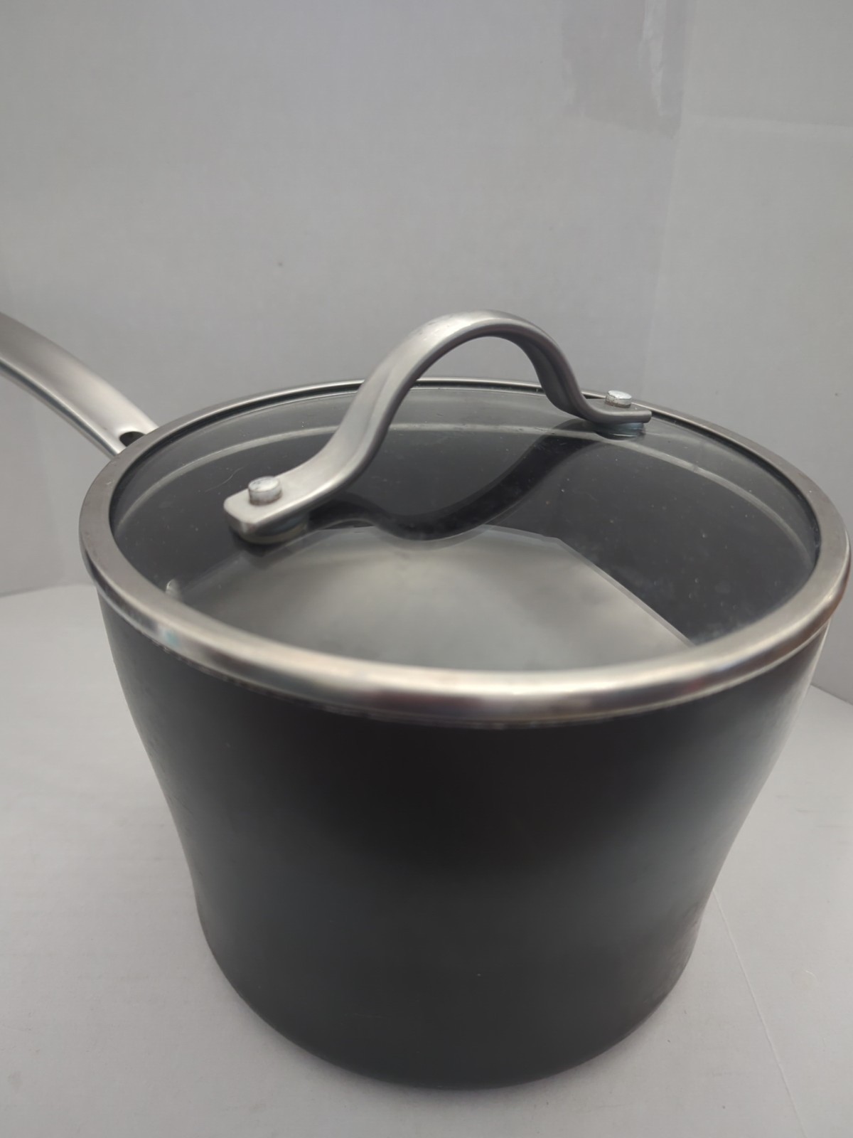 Kirkland Signature 3 qt Non-Stick Aluminum Saucepan & Lid Long Handle