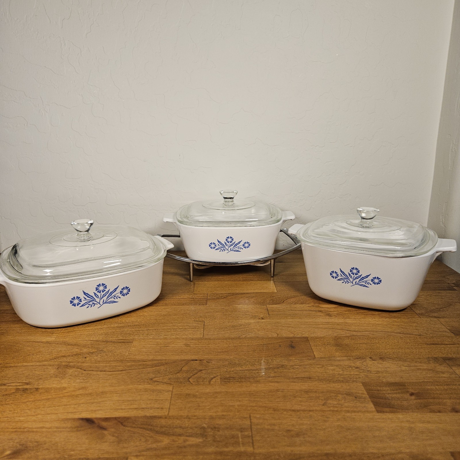 Vintage CorningWare Blue Cornflower Casserole 1.75Qt, 1.5Qt, 2Qt W Lid Trivet