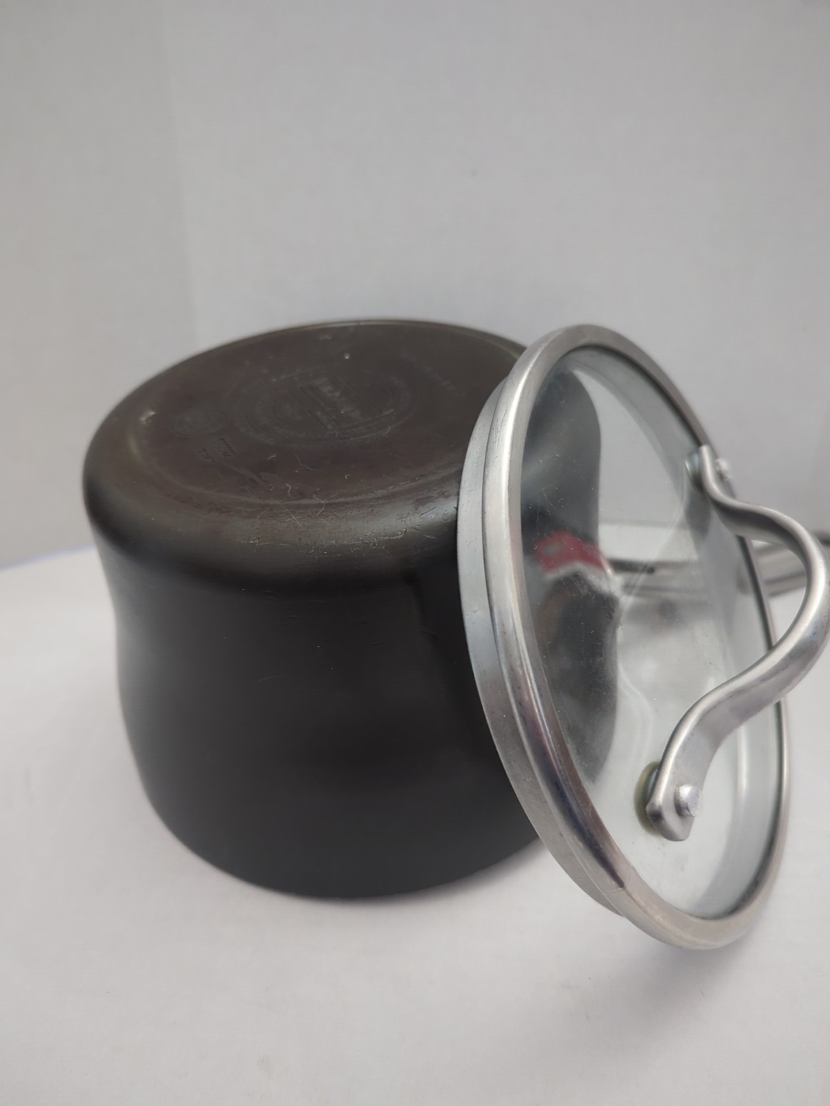 Kirkland Signature 2qt Saucepan Anodized Nonstick Aluminum Sauté Pot & Lid
