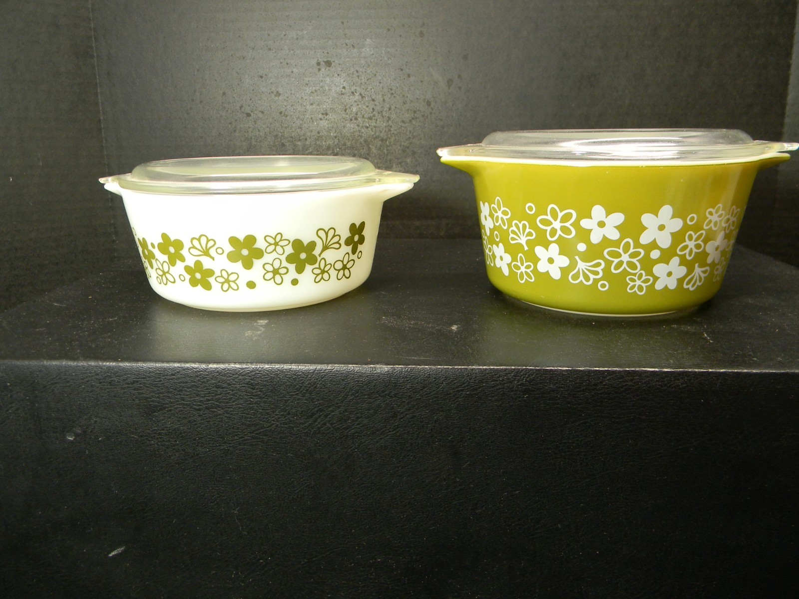 Pyrex Spring Blossom casserole dishes Lids Crazy Daisy 473 472 Set Of