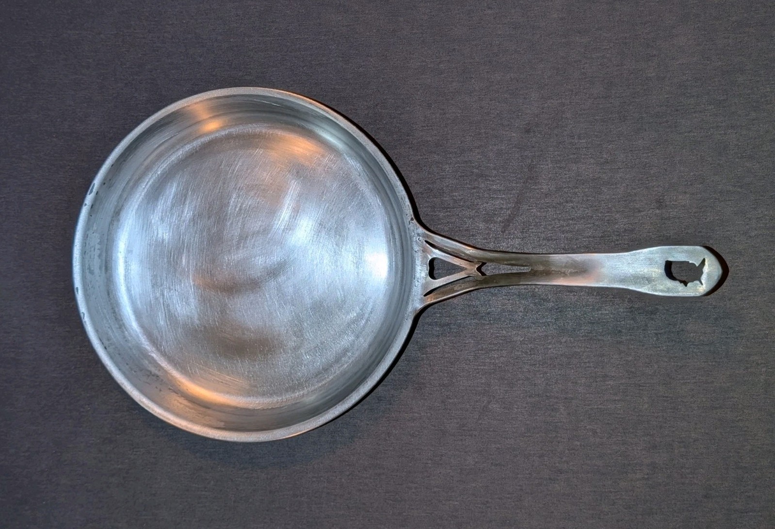 Solidteknics 10″ Skillet Fry Pan US-ION Seamless Wrought Iron Conductive
