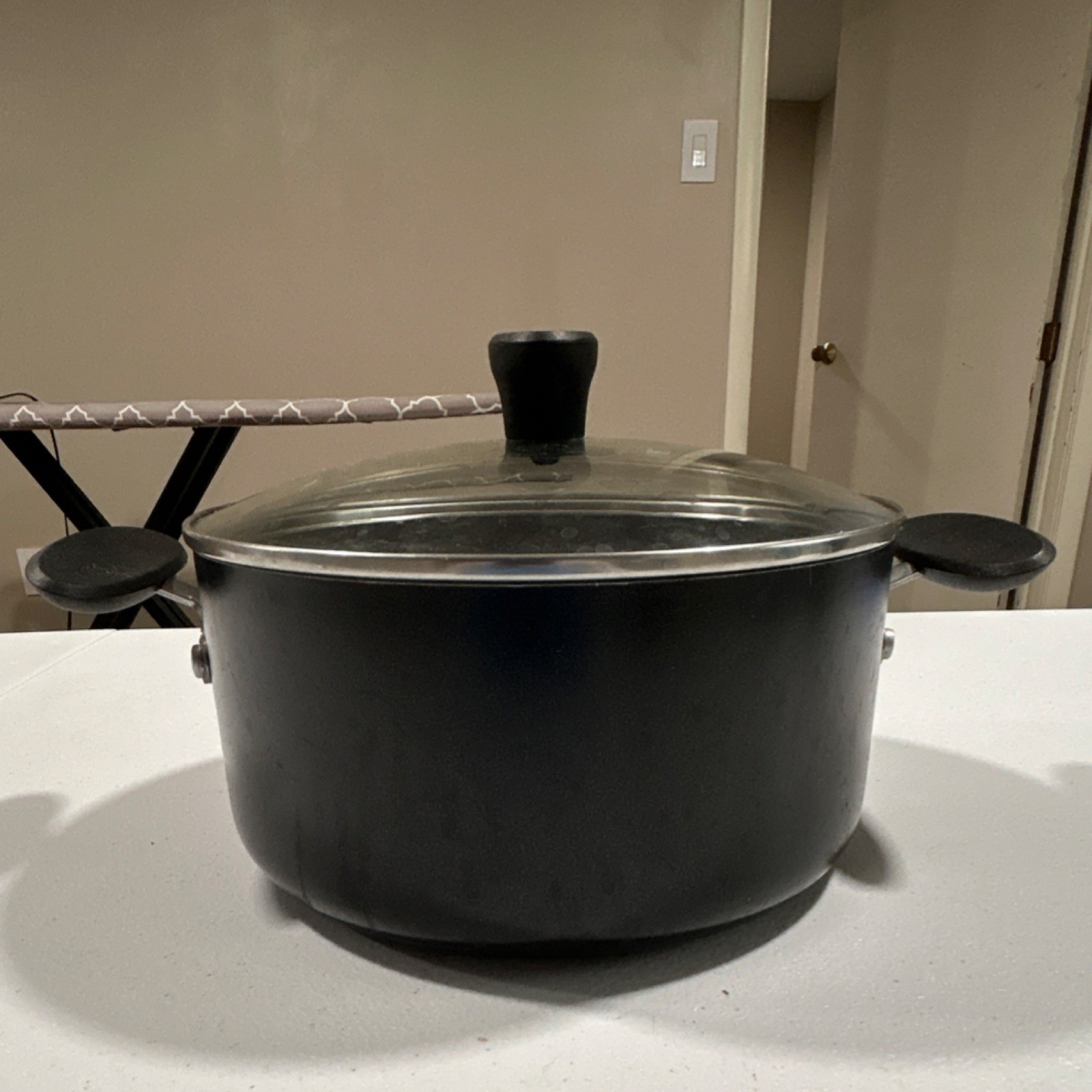Non-Stick Black Stockpot with Glass Lid for Electric/Gas Stoves