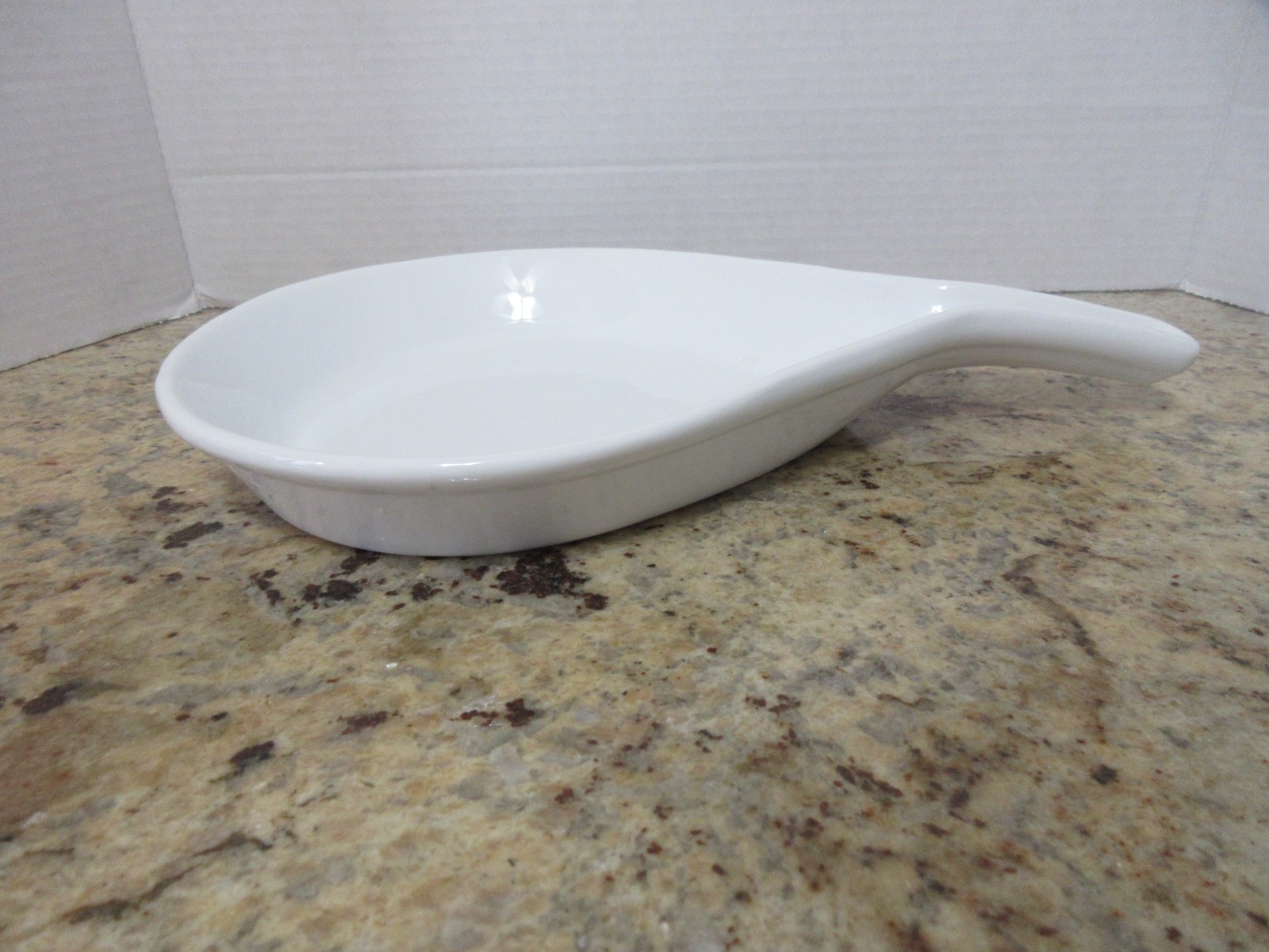 “CRATE & BARREL” by Bia Cordon Bleu Oven/Microwave Safe White Dish – Ex. Cond.