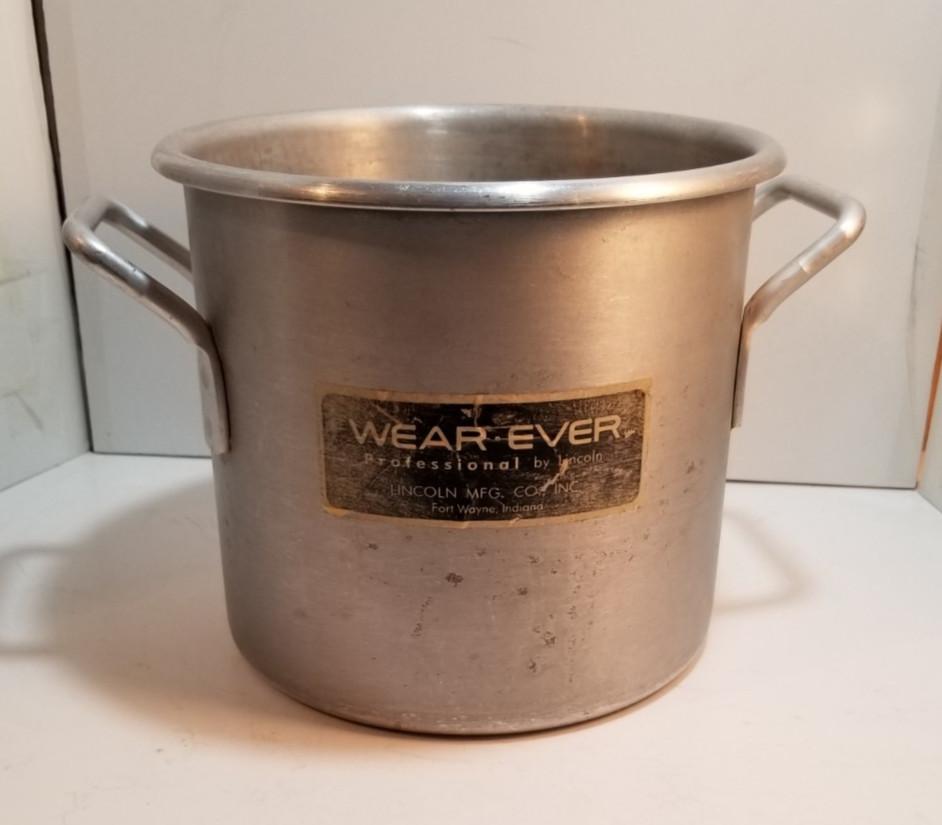 WEAR-EVER #4302 Lincoln Pro 9 Qt stock pot rolled edge.