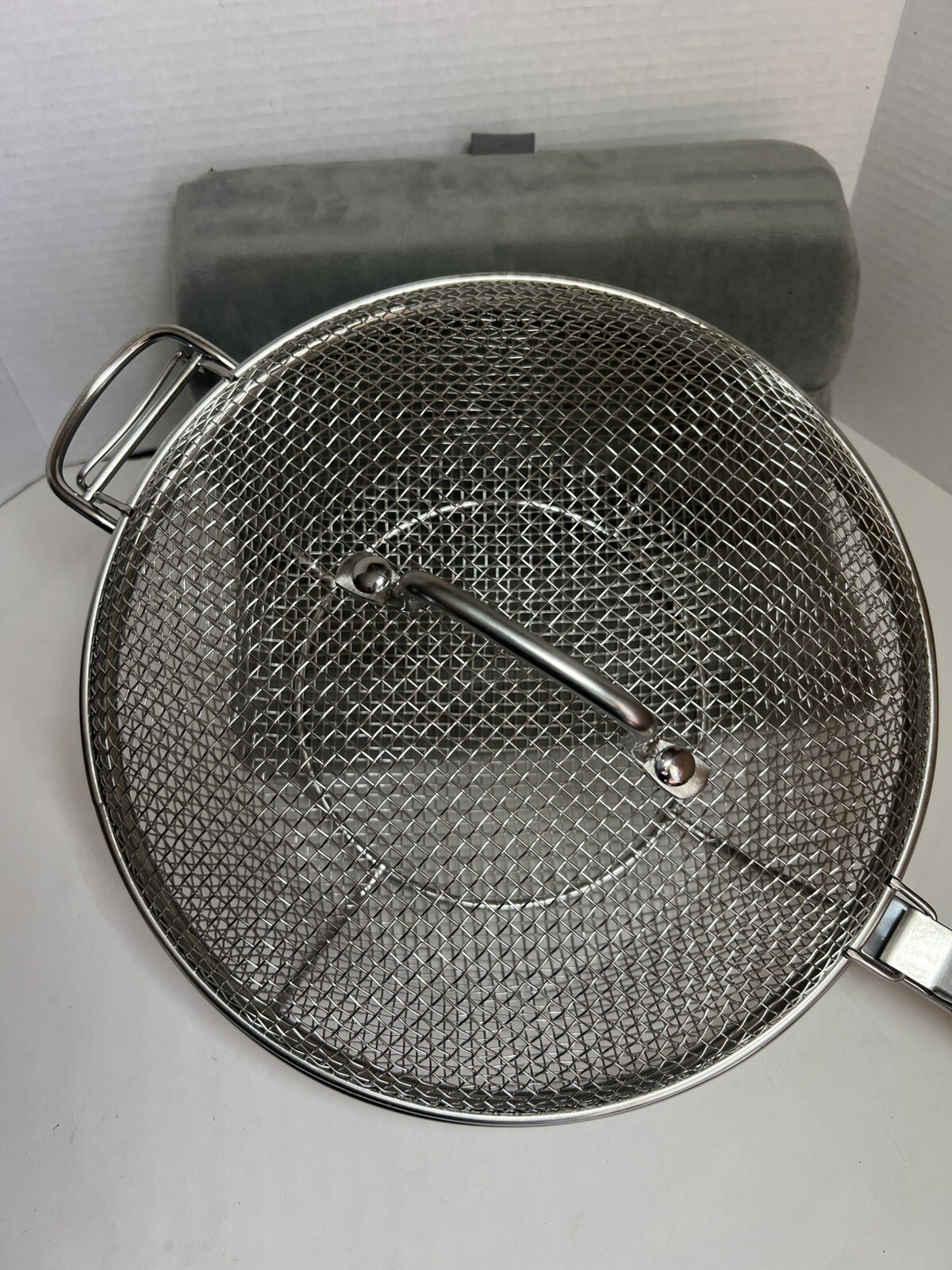 Technique Deep Fry Basket With Handle & Locking Lid 11.75″ Diameter