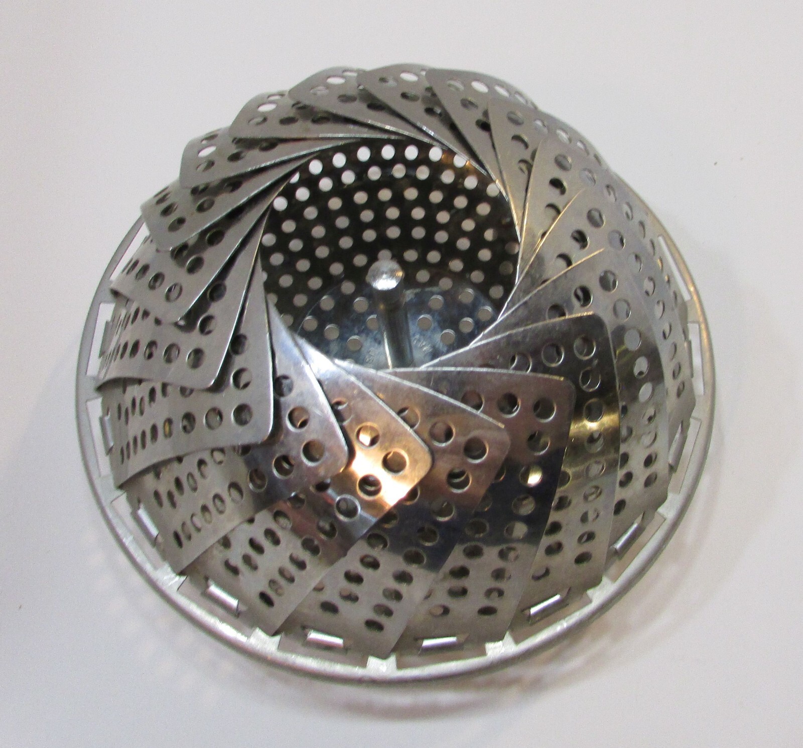 Old 1970s 5″ Adjustable Stainless Steel in Pan Steamer Vintage Strainer Colander