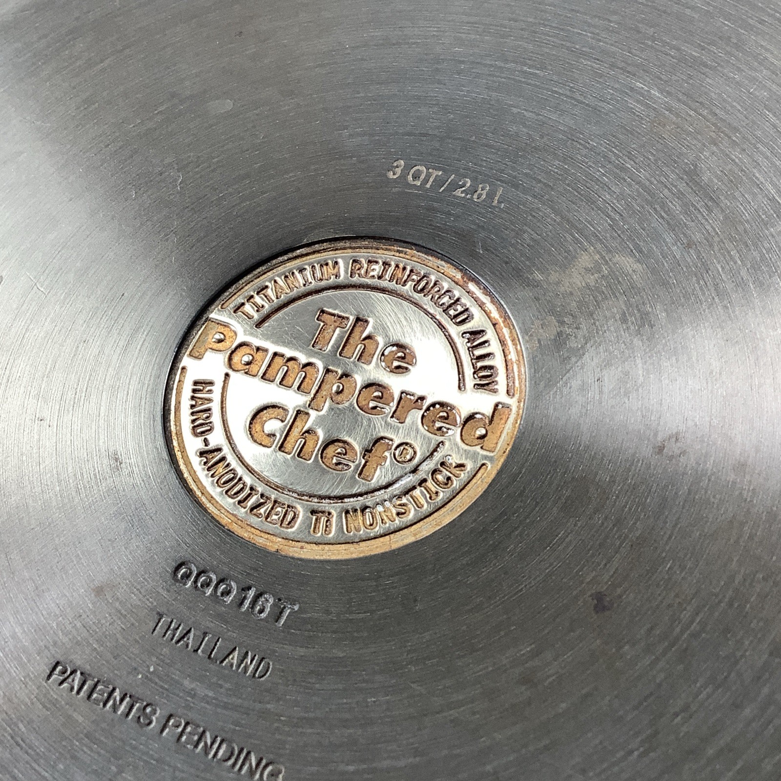 PAMPERED CHEF Hard Anodized Non-Stick 3 Qt Titanium Sauce Pan Pot Lid
