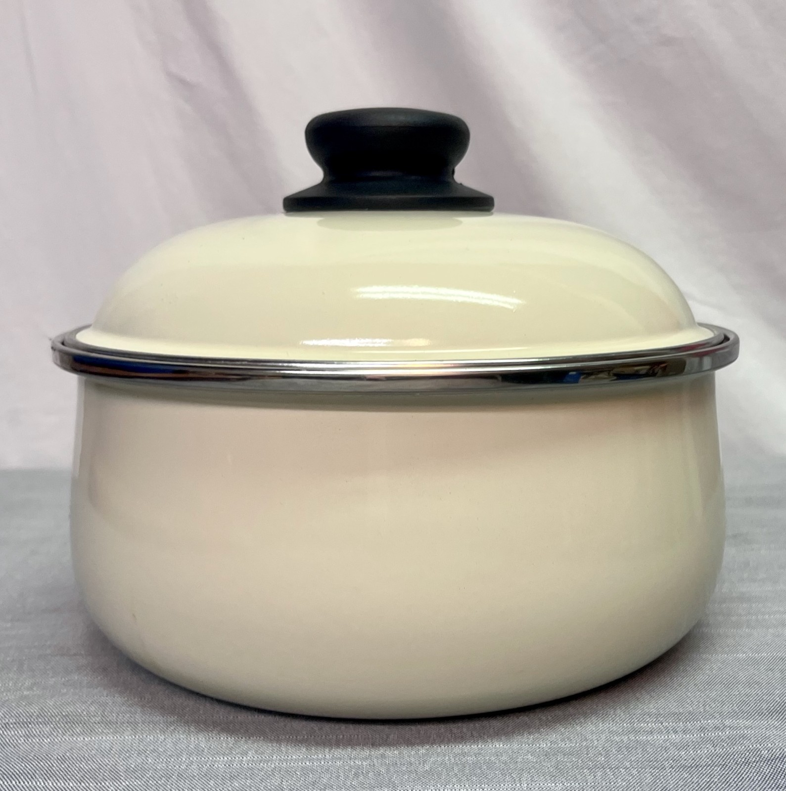 MEGAWARE White 2qt Ceramic Saucepan Gas Electric Induction Spain W/Lid retro