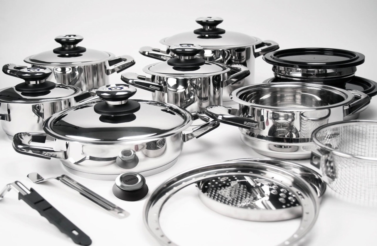 21 pieces, brand new Platinum Collection Cookware