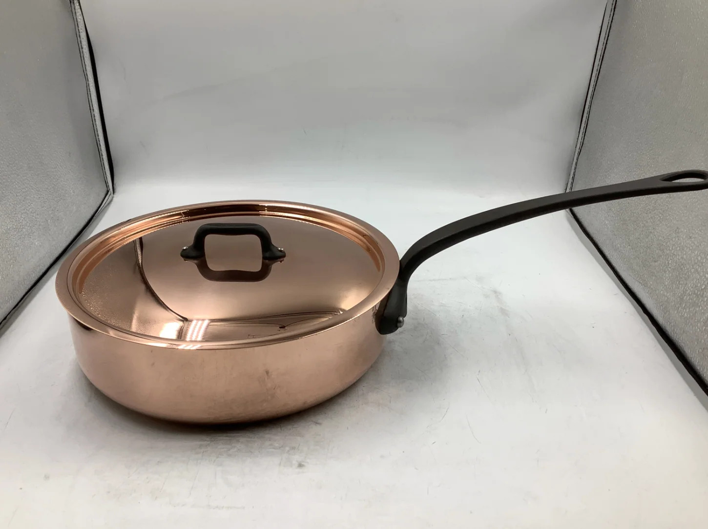 Mauviel M’Heritage 250 CI Copper Saute pan With Lid, Cast Iron Handle, 3.3-Qt.