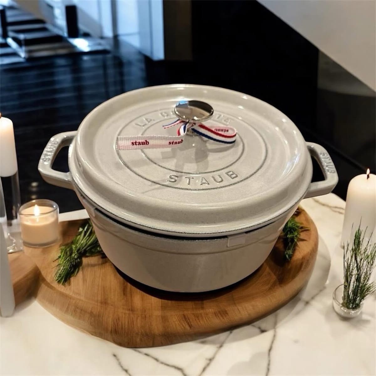 New Staub 4 Qt 3.8 L Round La Cocotte 9 3/8 White Truffle Enameled Dutch Oven