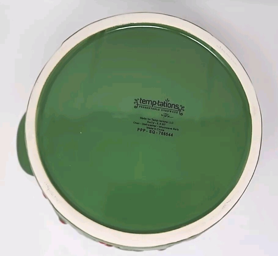 Temp-Tations Ovenware Green Holly Berry 2 QT Round Casserole dish w/Lid & Rack