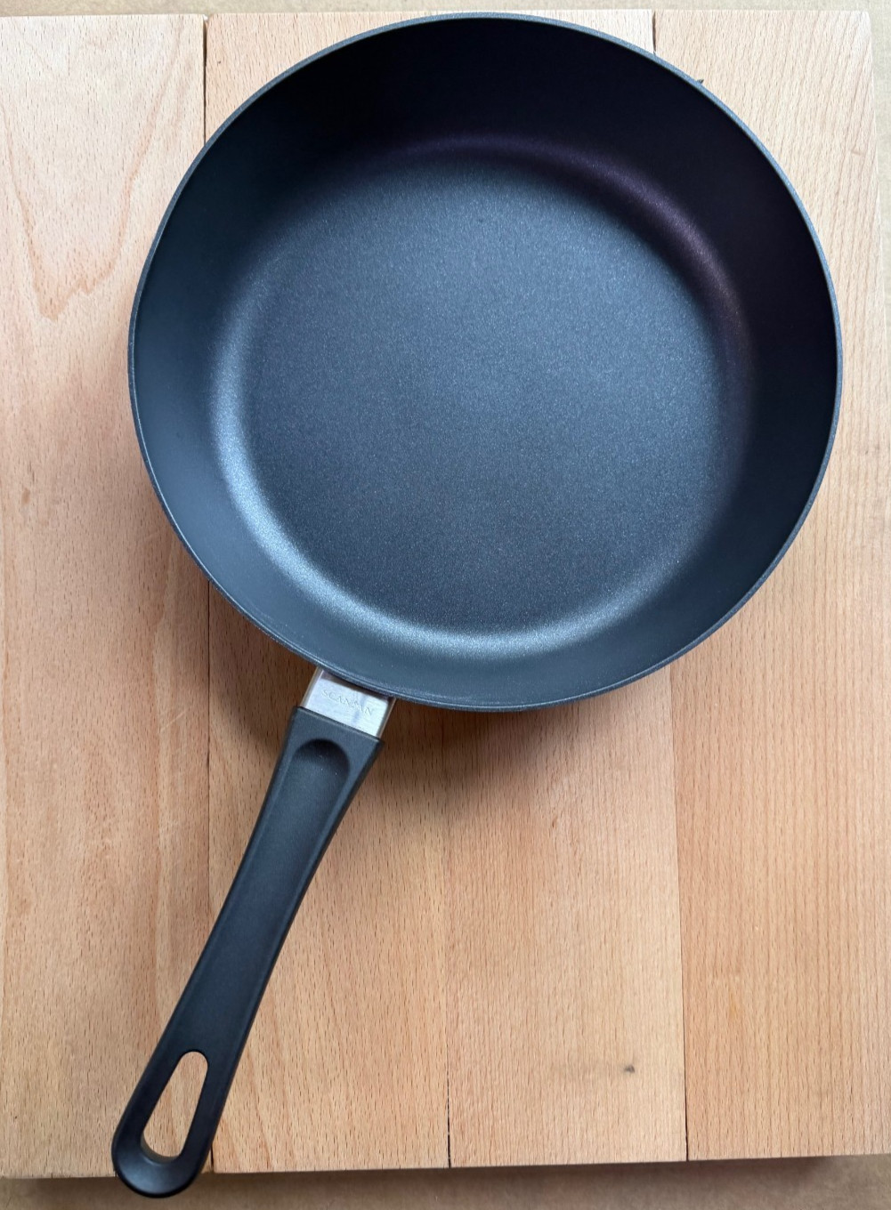 Scanpan Classic 10.25″ Saute Pan with Lid (Dented Pan)