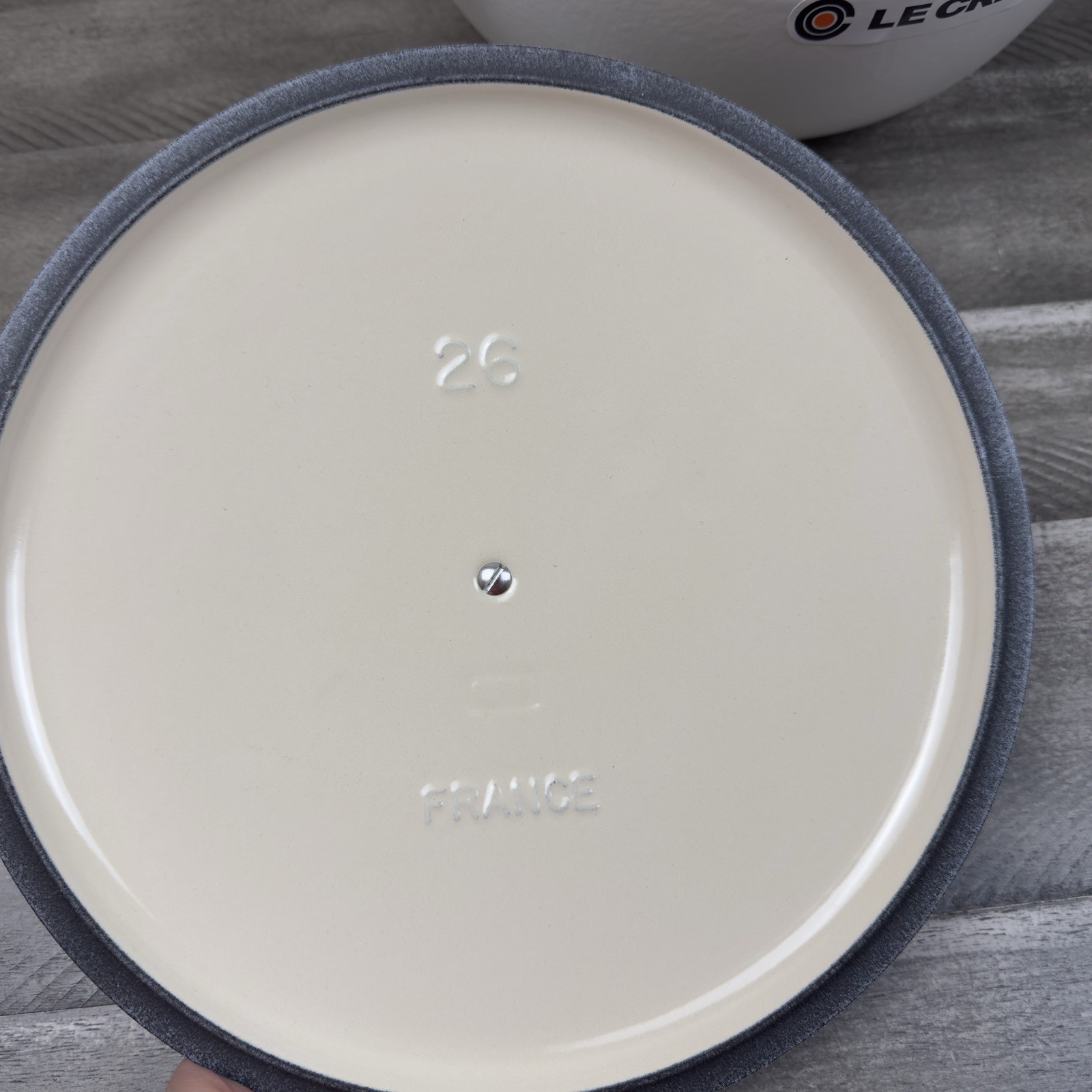 Le Creuset Enameled Cast Iron Soup Pot 4 1/2-Qt. Matte White Scuffed Read NWOB