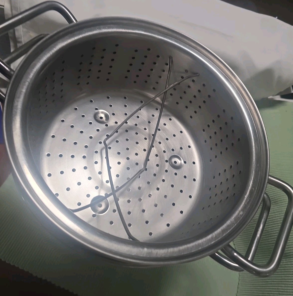 Kirkland Signature Professional 12 QT Stock Pot w/ 2 Steamers & Lid~Korea