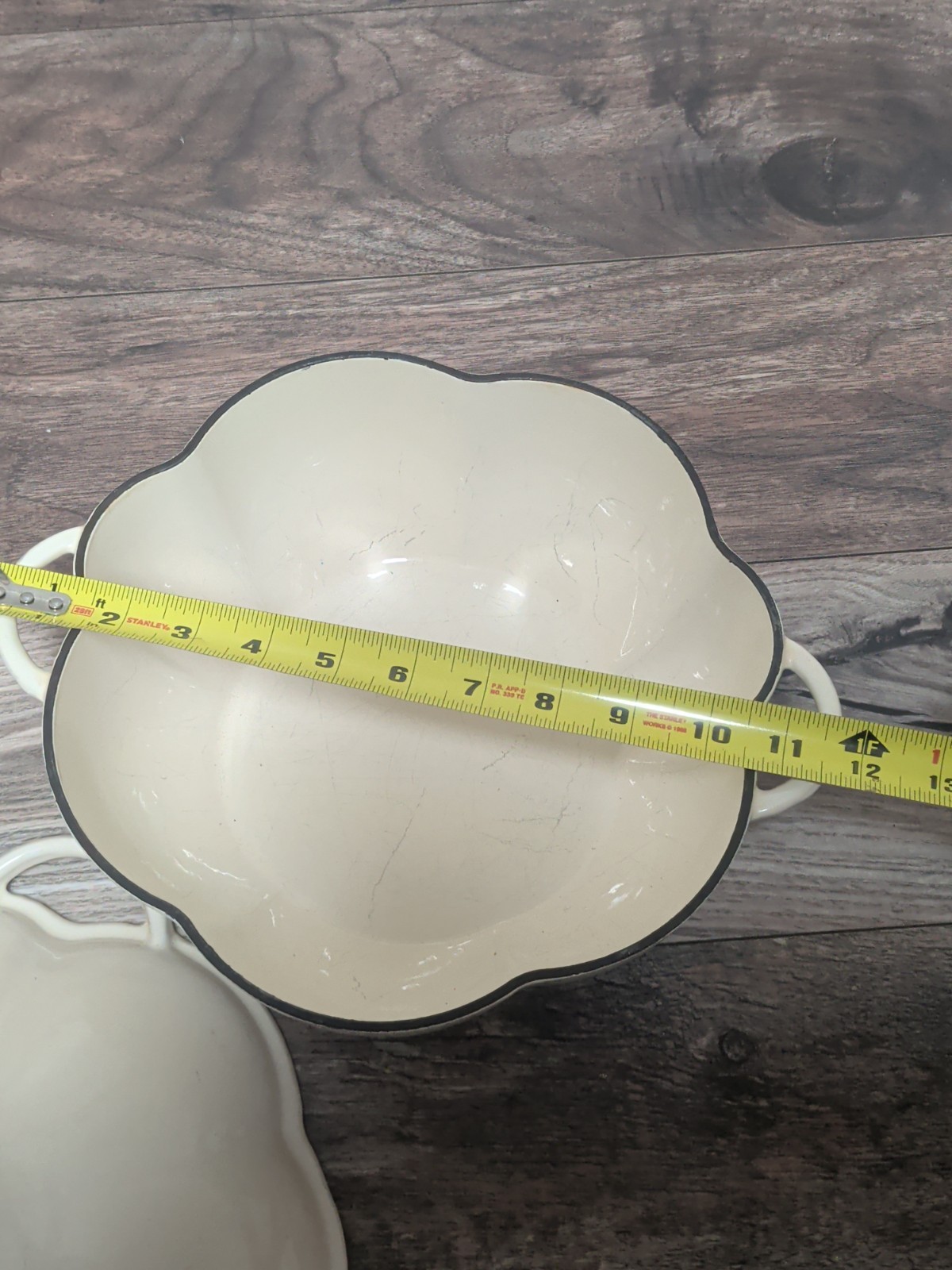 Techniques Garlic Clove Cast Iron Dutch Oven with Lid