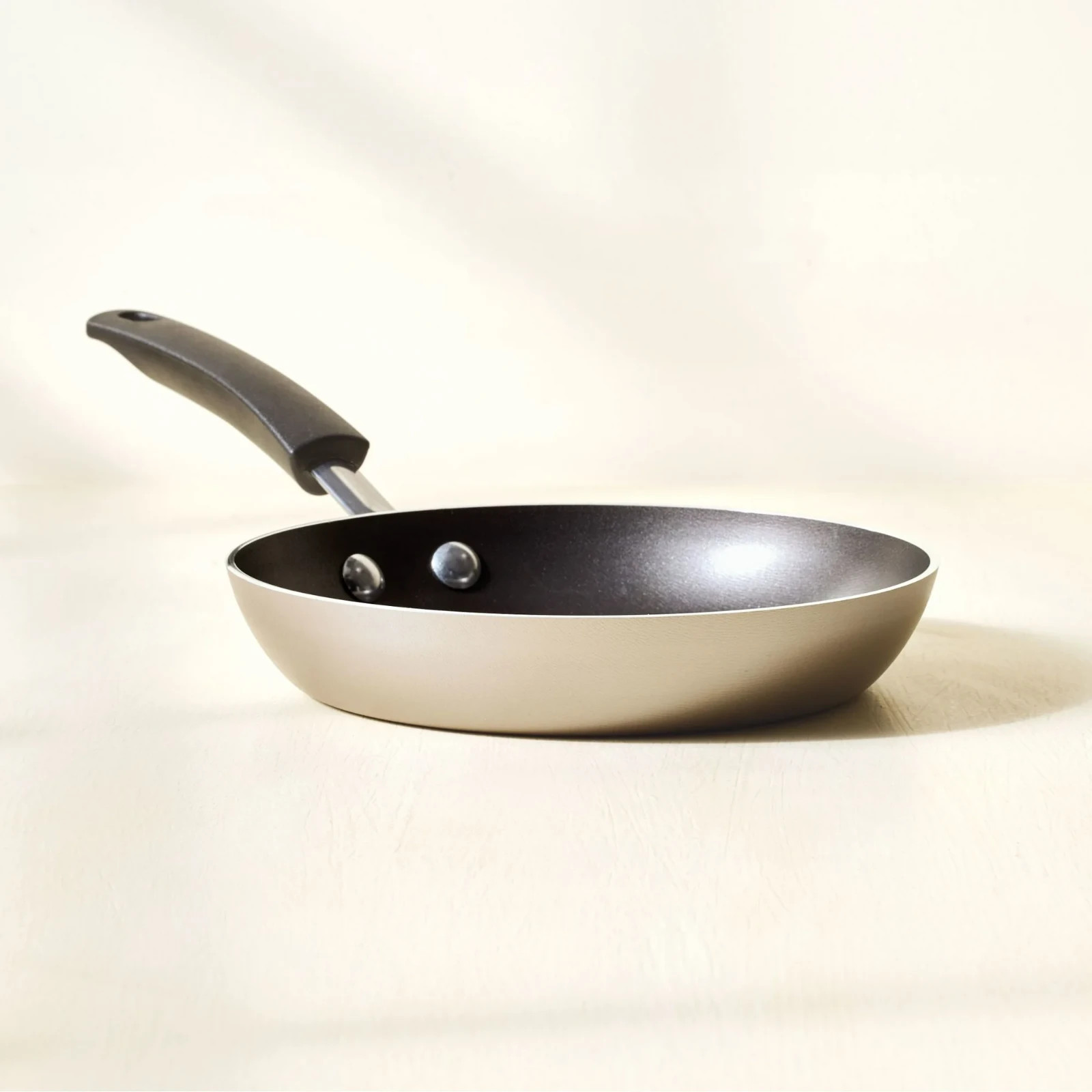 Farberware Easy Clean 8 Inch Nonstick Frying Pan / Skillet, Dishwasher Safe, 2PK