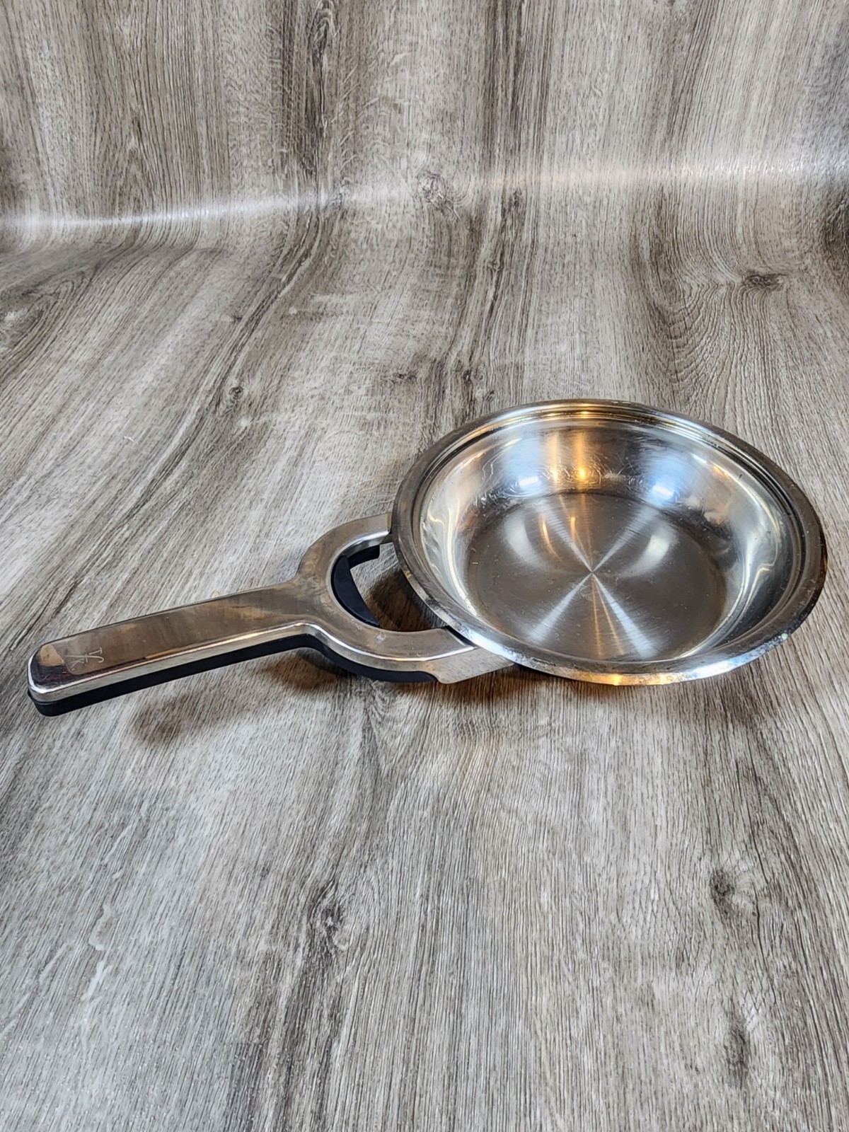 Berghoff TFK 9″ Frypan Sandwich Boden CroMo Tanium Surgical Stainless Steel