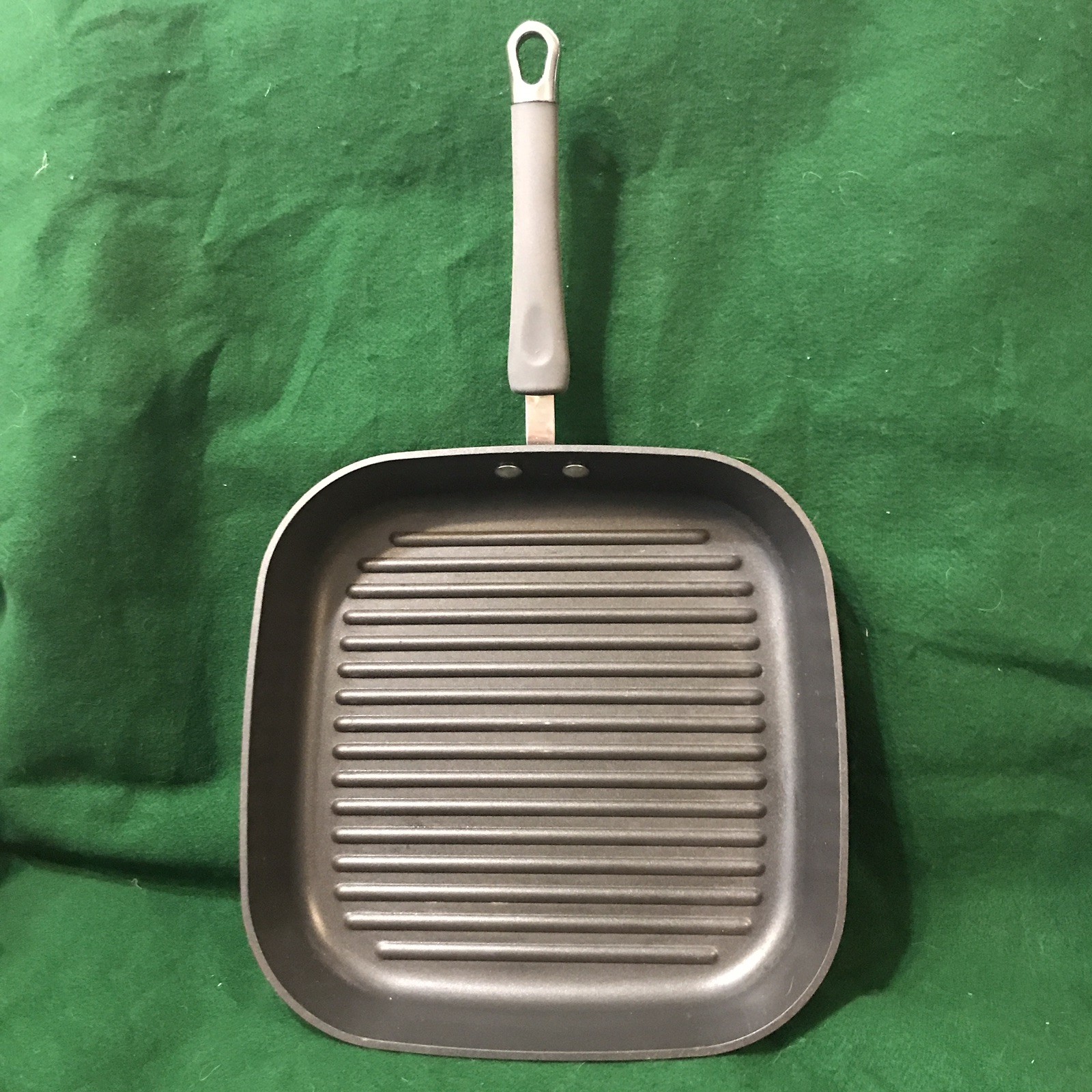 Grill Pan #2868 PAMPERED CHEF Frying Pan Skillet Retired 3 Lbs GRIDDLE