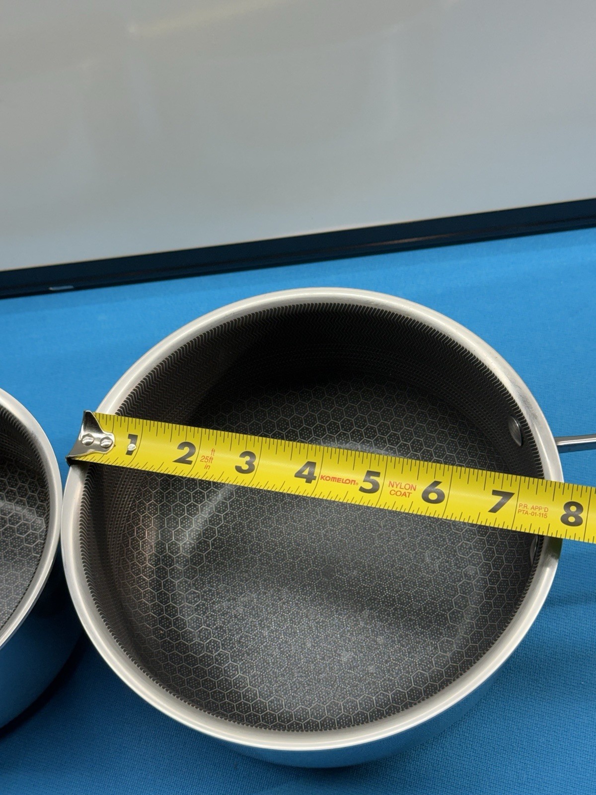 Hexclad 2 Pcs Cookware 6″ & 8” Pots
