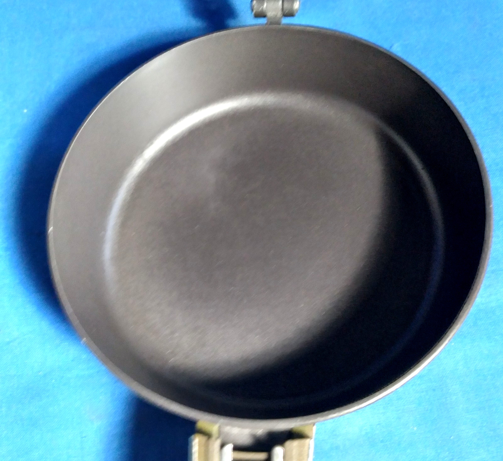 Joie Jo!e Omelet Ease Pan Nonstick Breakfast Skillet Pan Easy Flip Single Serve