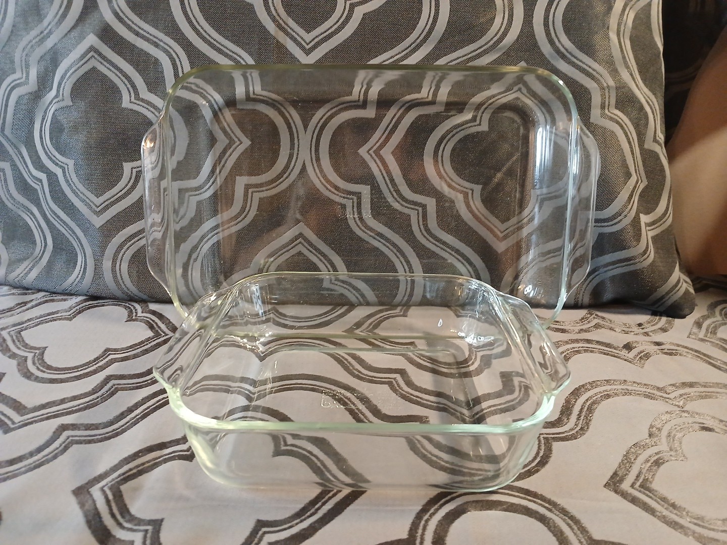 Pyrex Lot Of 222- R 8×8×2 And 233-r 13×9×2