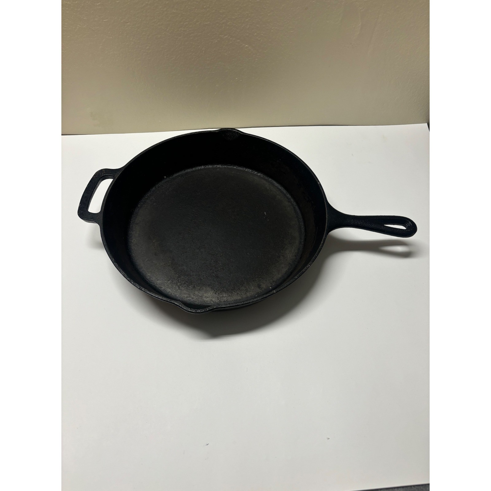 Mainstays Cast Iron Skillet Heavy Duty 7 lb Frying Pan w/ Helper Handle