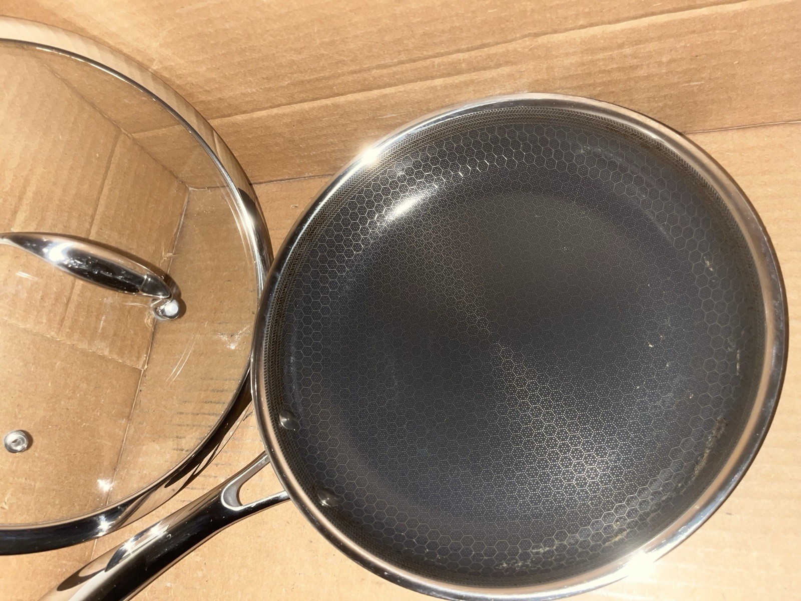 HexClad Hybrid Nonstick 10-Inch Frying Pan with Tempered Glass Lid