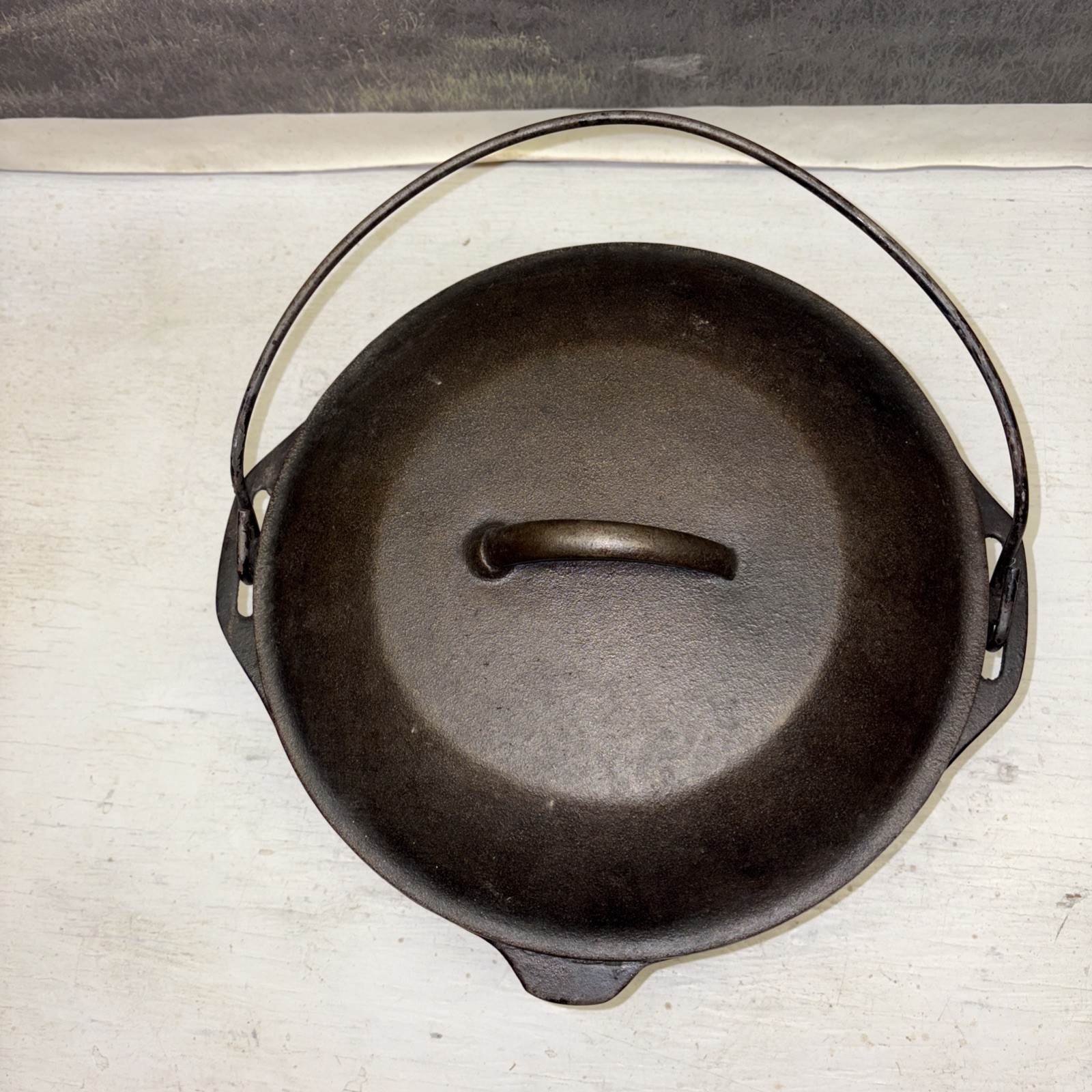 LODGE 10 1/4 #8 DO USA D3 Cast Iron Dutch Oven self basting lid 5 quart