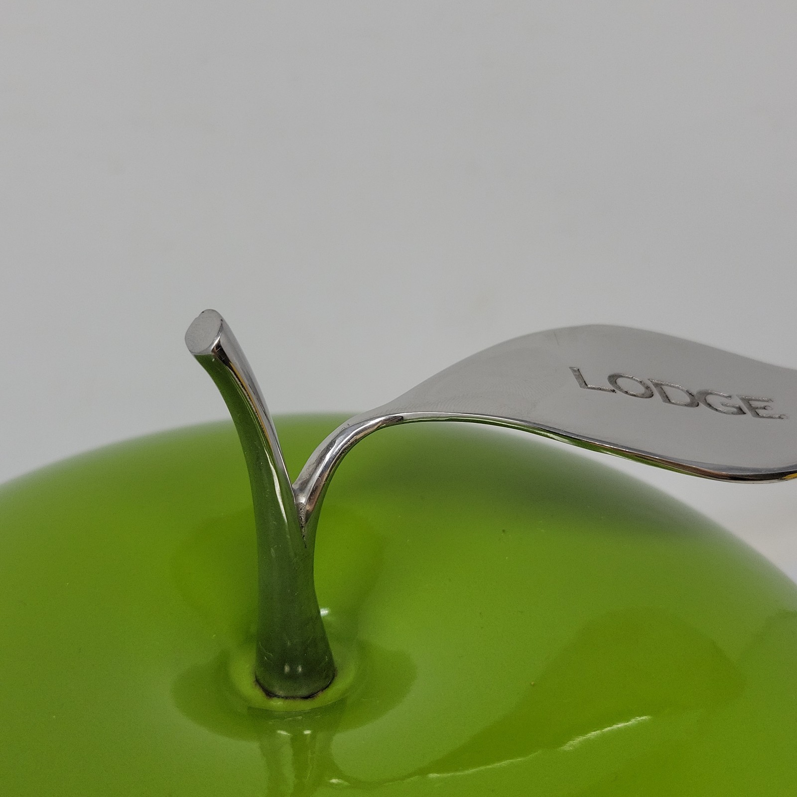 Lodge Green Apple-Shaped Enamel Cast Iron Cookware 3qt/2.8L
