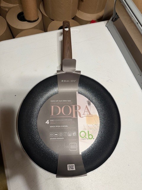 Mopita “Dora” 12.6 Inch / 32 cm. Non Stick Aluminum Fry Pan, Wood Handle