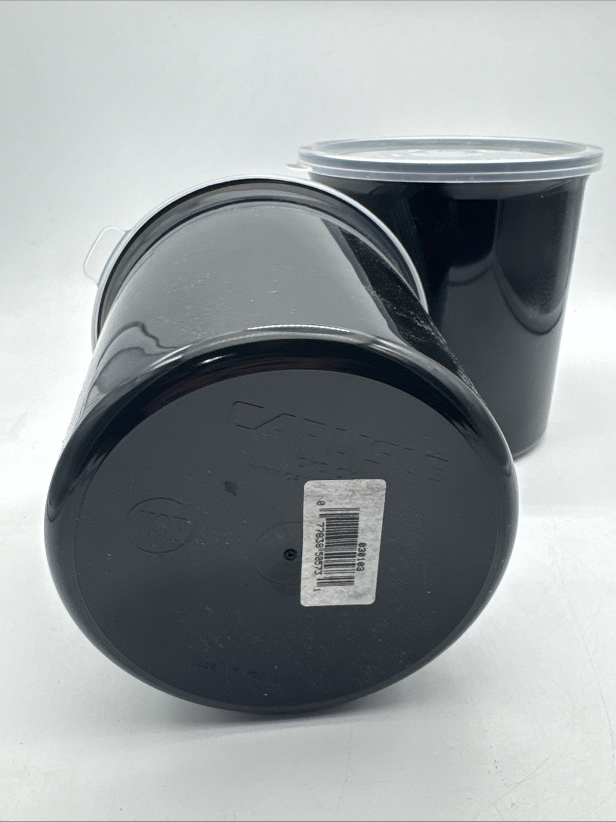Carlisle 30103 Classic 1.2 Qt. Black Crock with Lid 2 PACK