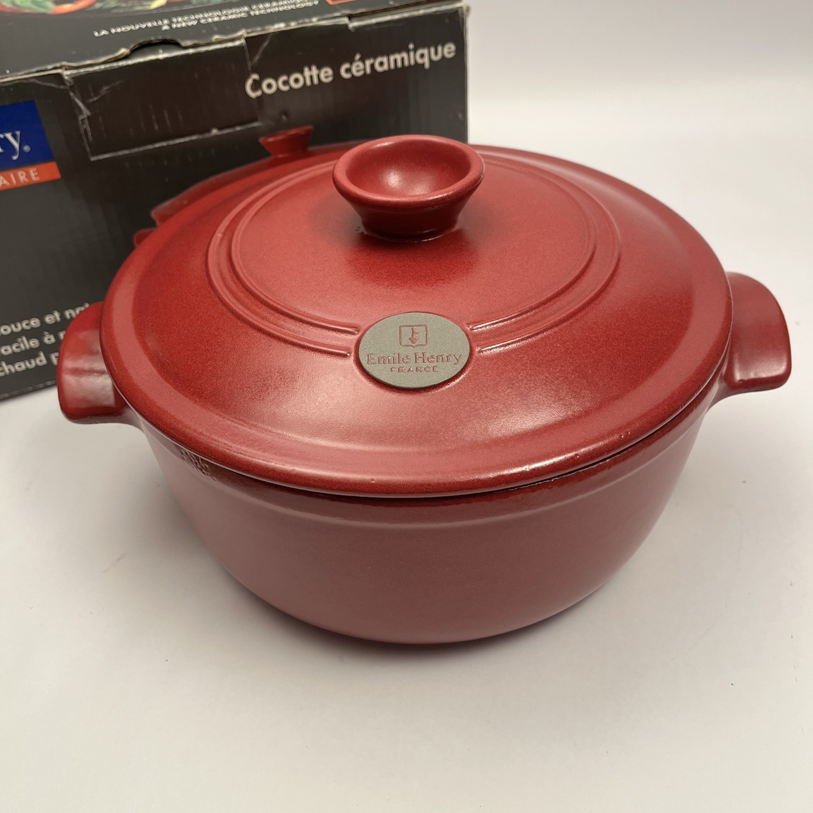 NIOB – Emile Henry Flame Ceramic 4.2 qt Cocotte Stew Pot Round Dutch Oven Red