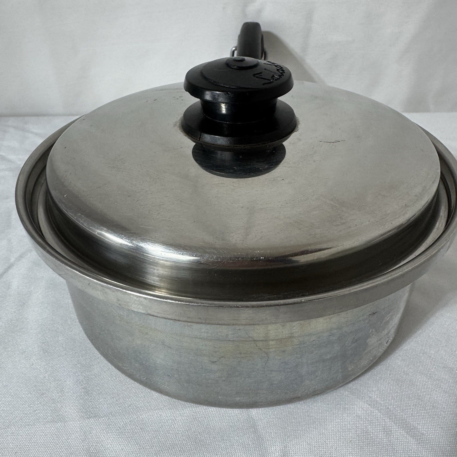 Saladmaster T304S Stainless Steel Sauce Pan Pot 1.5 Qt. w/ Vapor Vent Lid